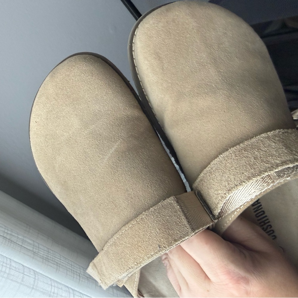 Cushionaire Women's Brown Suede Clogs